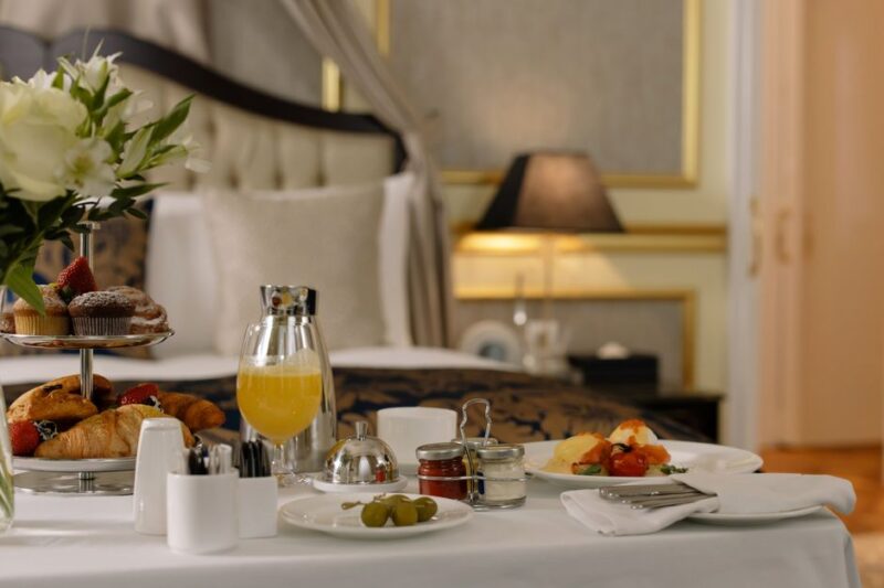 Exploring the World of Luxury Hotels: A Guide to Indulgence