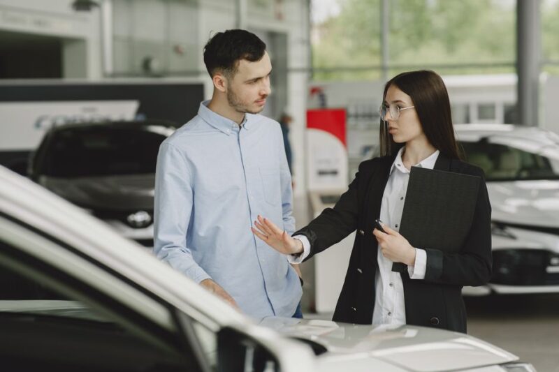 Cómo encontrar alquiler de coches baratos para tus viajes