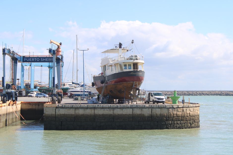 boat repair shop