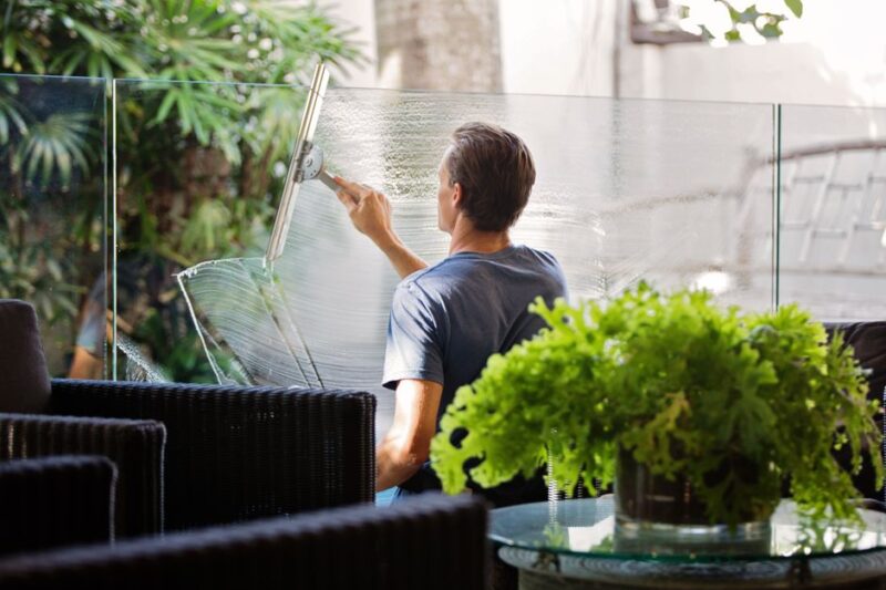 The Essential Guide to Choosing a Window Cleaning Company