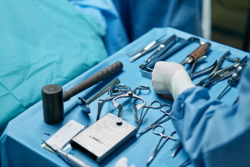 手術器具の販売: 医療業界の重要な要素