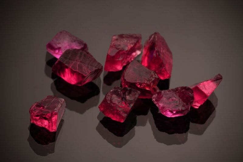 The Essential Guide to Choosing a Reliable Gemstone Supplier